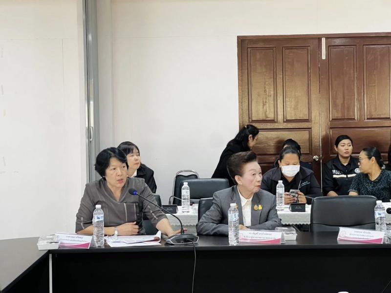 นางวาสนา ทองจันทร�