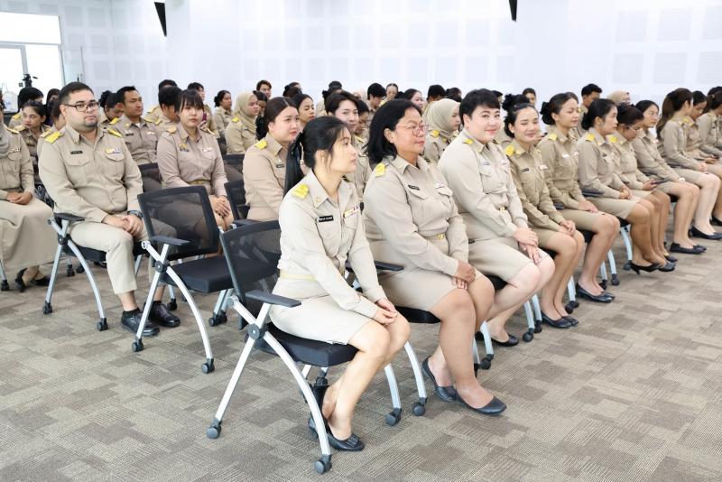ปลัด พม. เป็นประธา�
