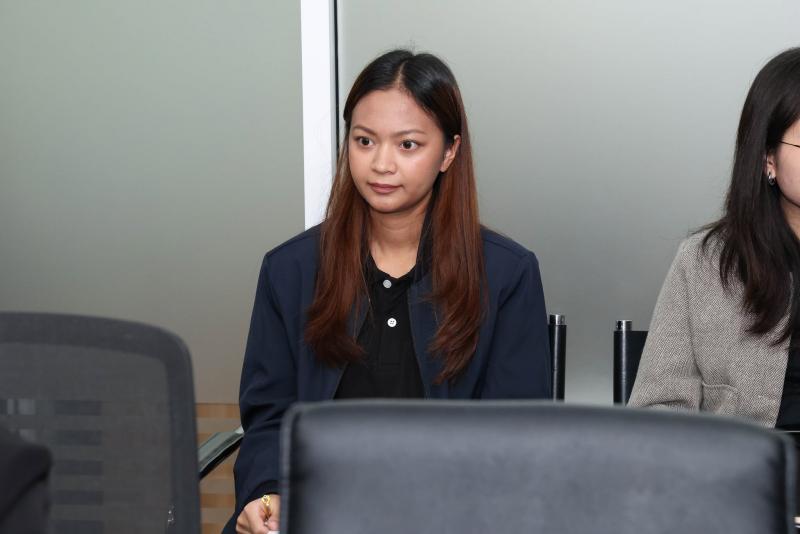 นางสาวนภาพร เมฆาผ�