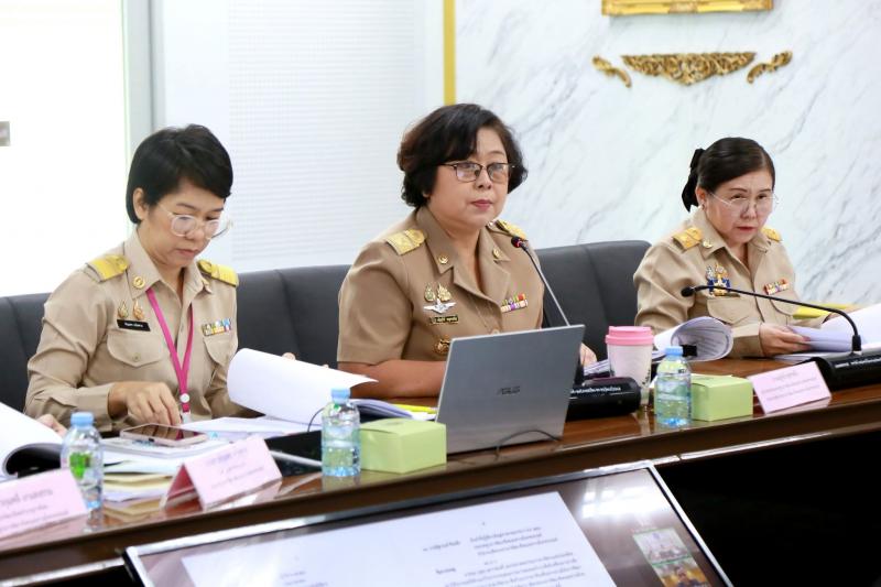 ปลัด พม. เป็นประธา�