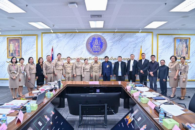 ปลัด พม. เป็นประธา�