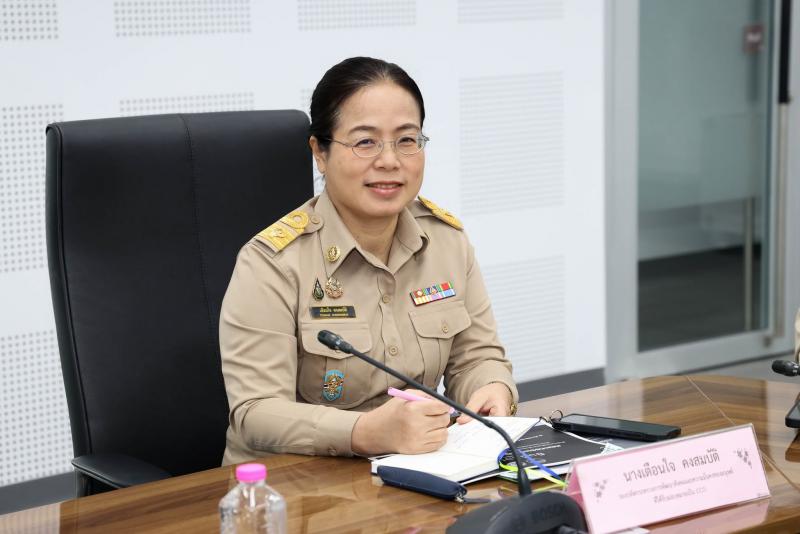 นางเตือนใจ คงสมบั�