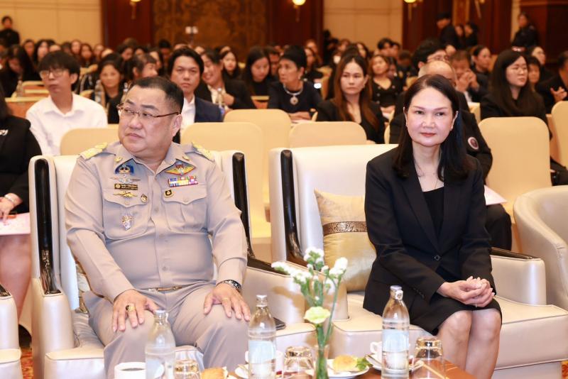 ปลัด พม. เป็นประธา�