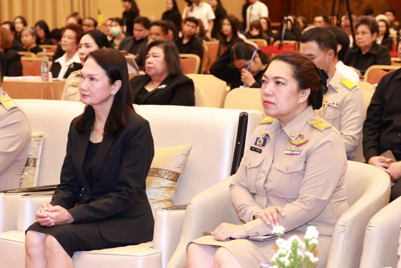 ปลัด พม. เป็นประธา�