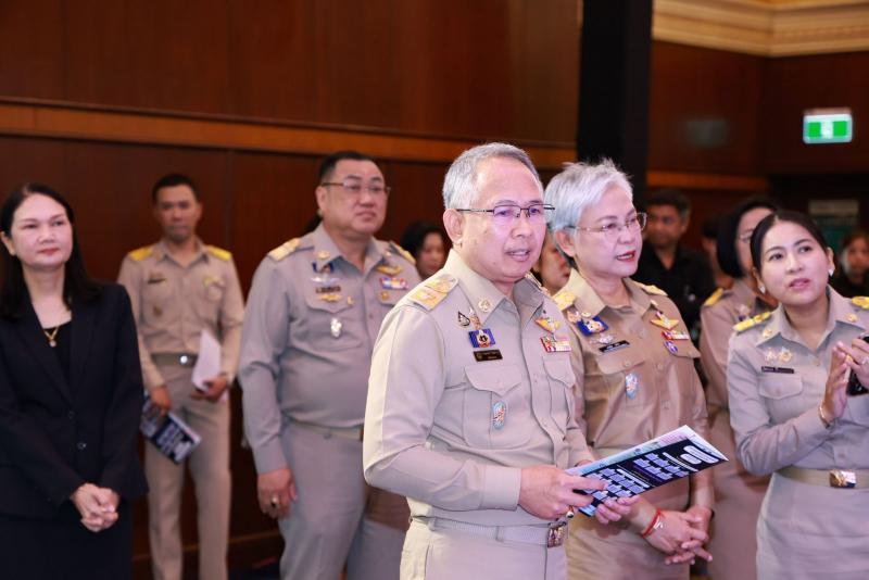 ปลัด พม. เป็นประธา�