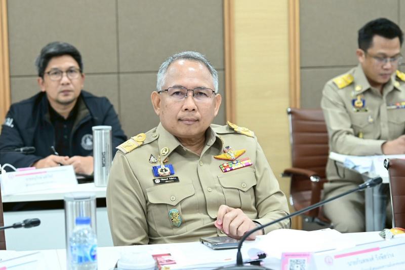 รมว.พม. ประชุมหารื�
