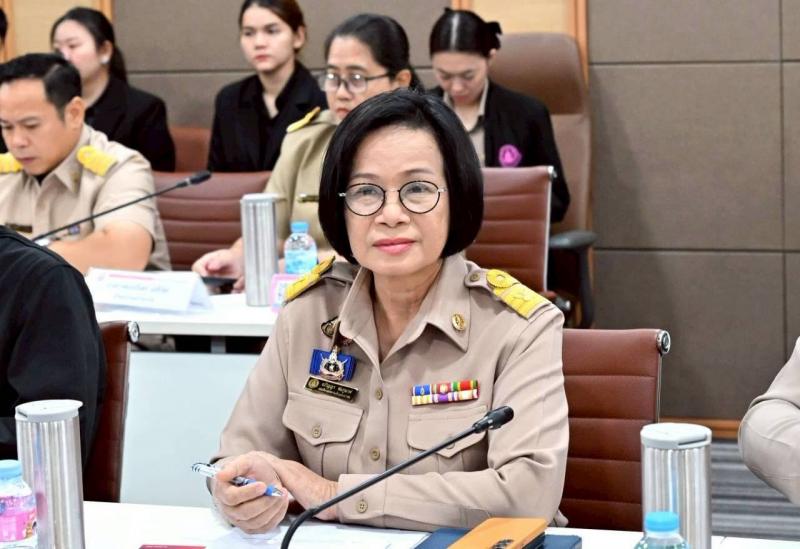 รมว.พม. ประชุมหารื�