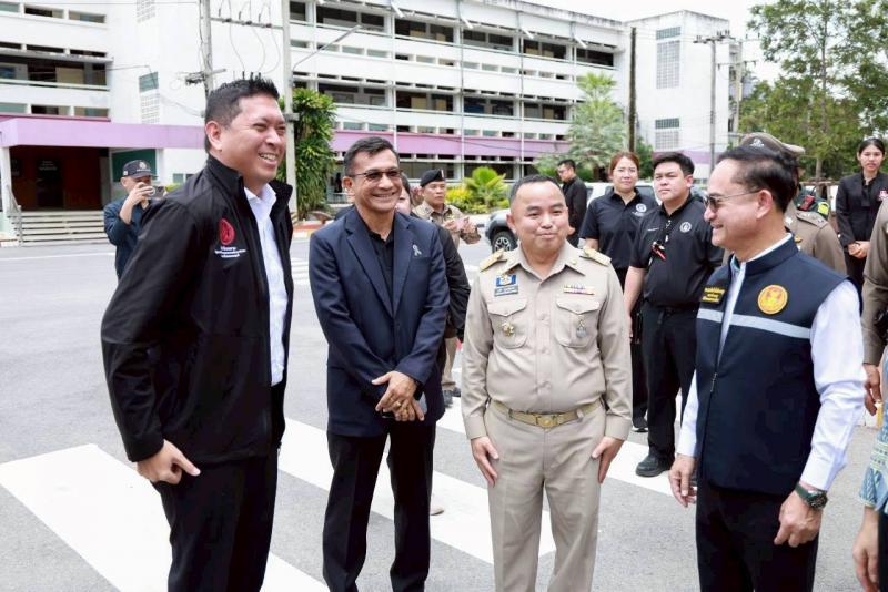 รมว.พม. พร้อมด้วย ร�