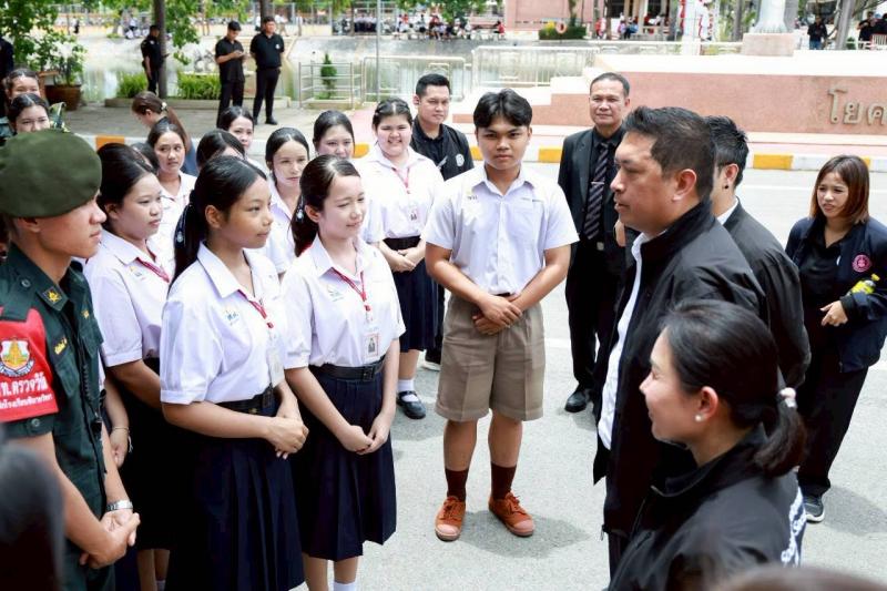 รมว.พม. พร้อมด้วย ร�