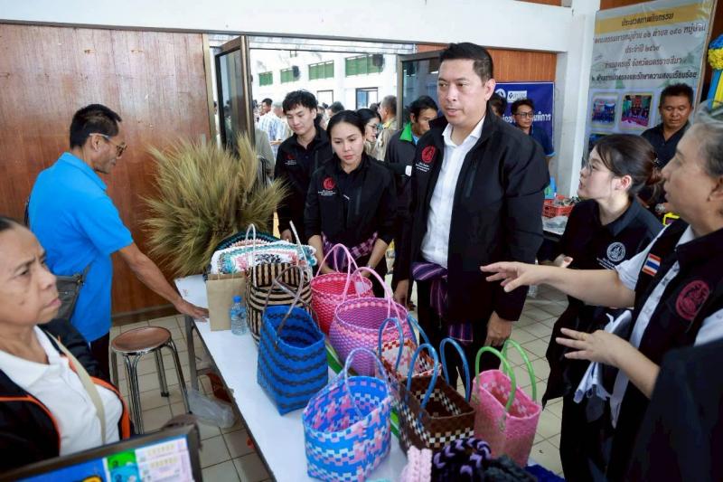 รมว.พม. เป็นประธาน�