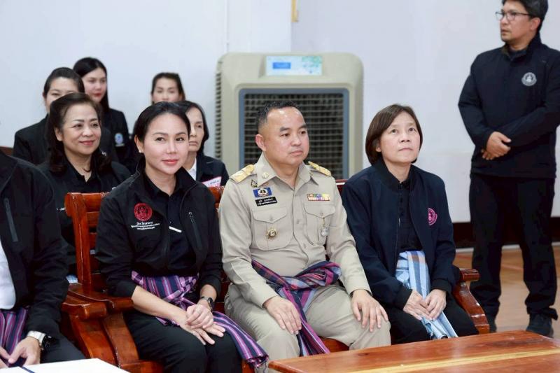 รมว.พม. เป็นประธาน�