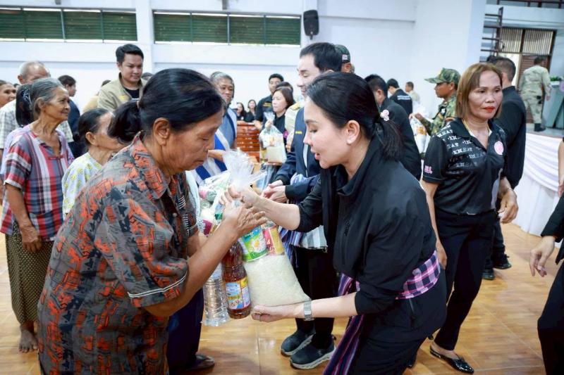 รมว.พม. เป็นประธาน�