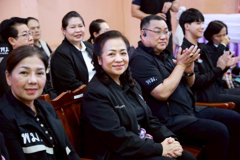 รมว.พม. เป็นประธาน�