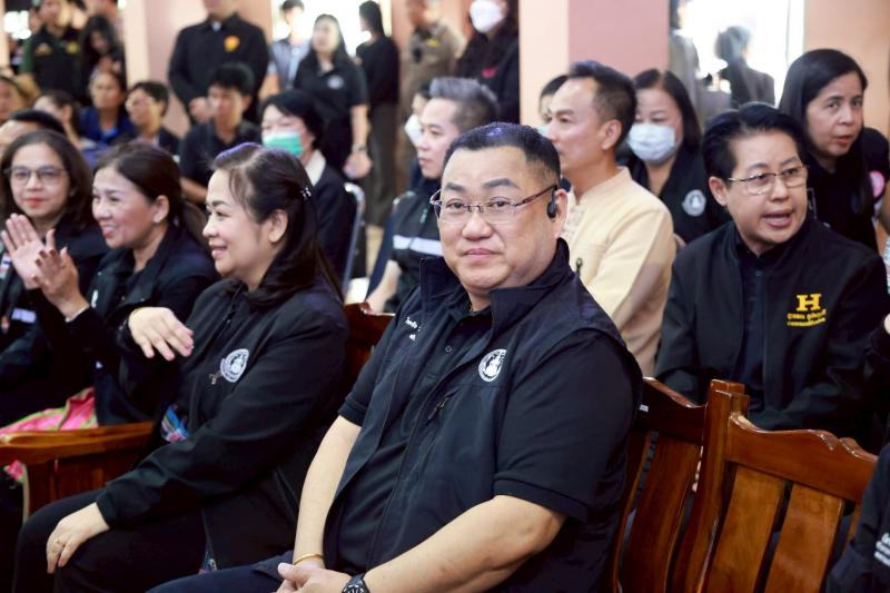 รมว.พม. เป็นประธาน�