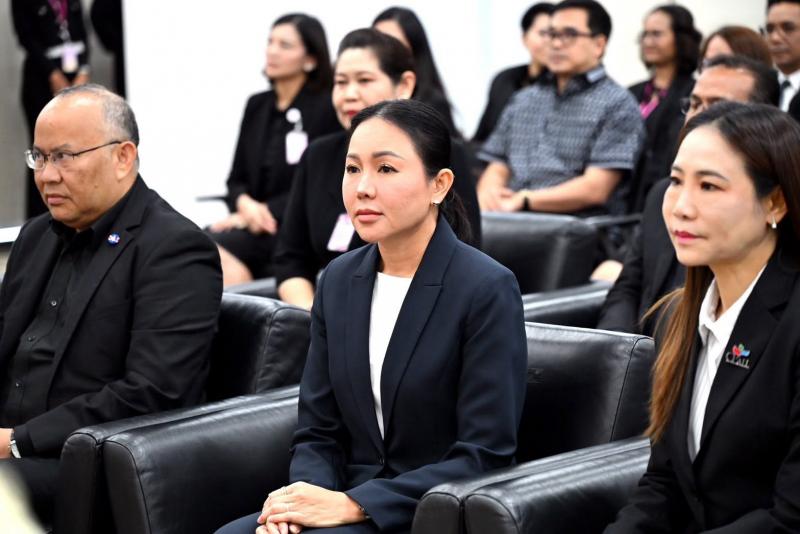 นางสาวชนก  จันทาทอ