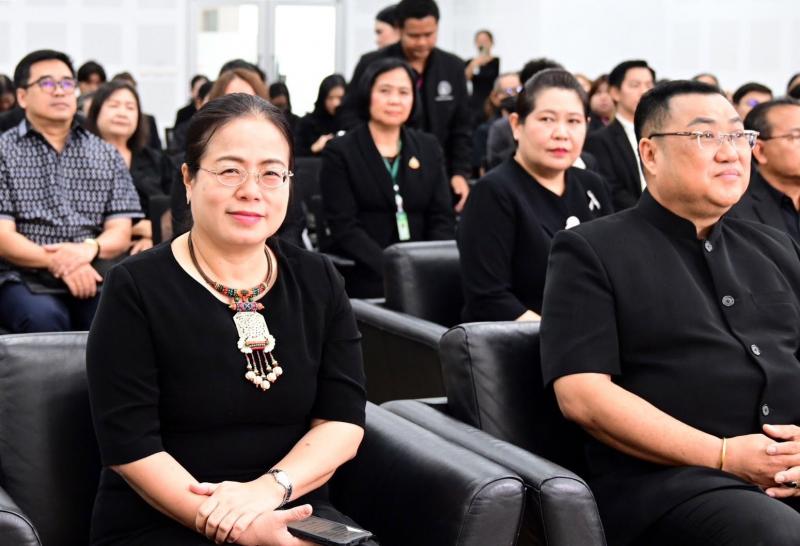นางสาวชนก  จันทาทอ