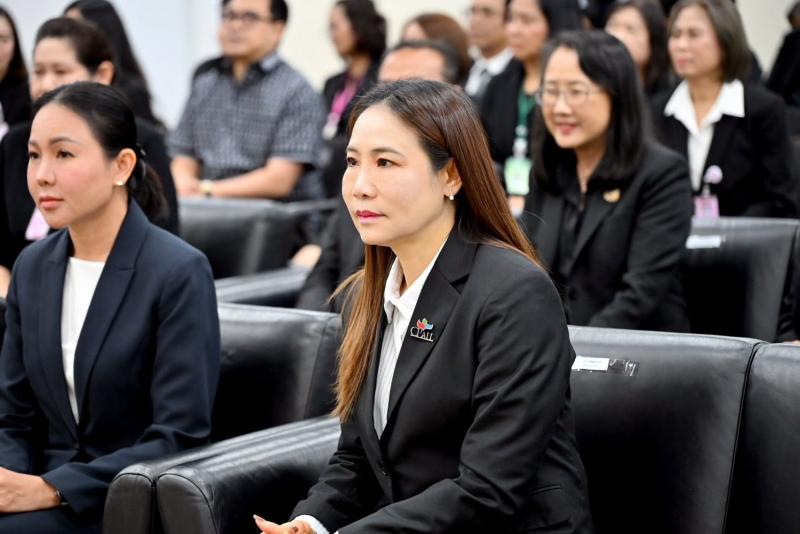 นางสาวชนก  จันทาทอ