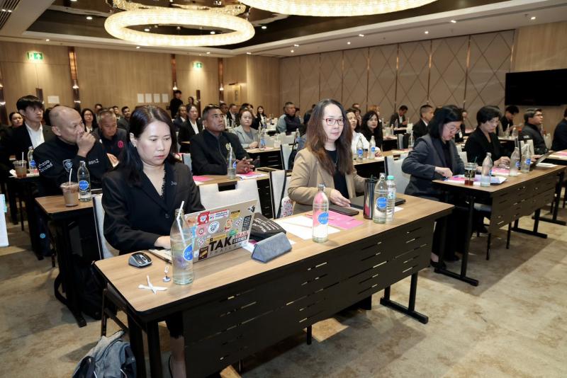ปลัด พม. เป็นประธา�