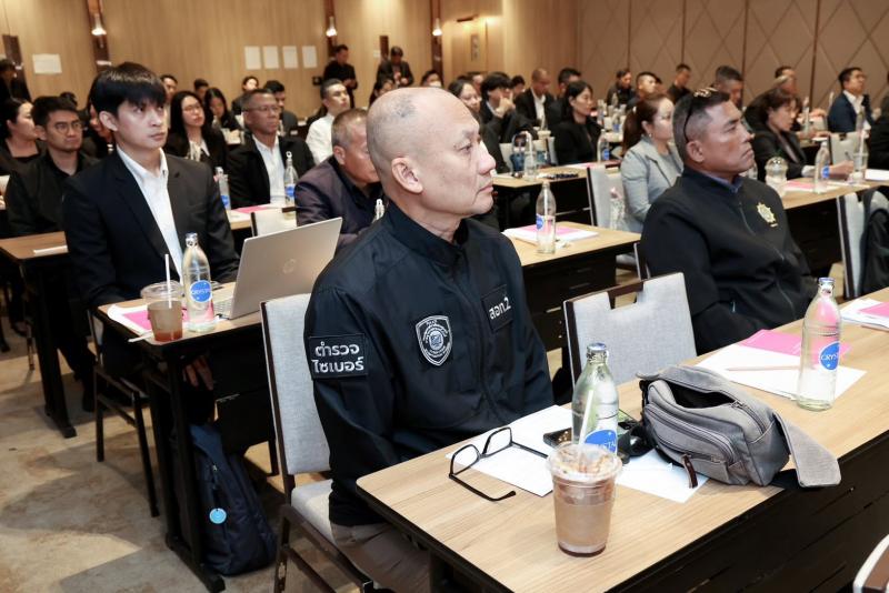 ปลัด พม. เป็นประธา�