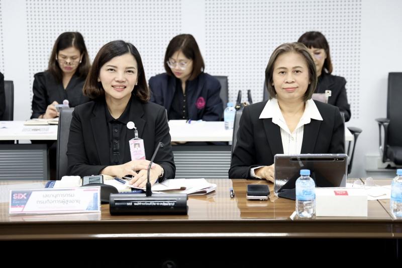 นางสาวสุนีย์ ศรีส�