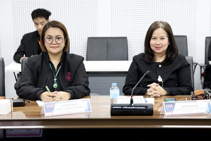 นางสาวสุนีย์ ศรีส�