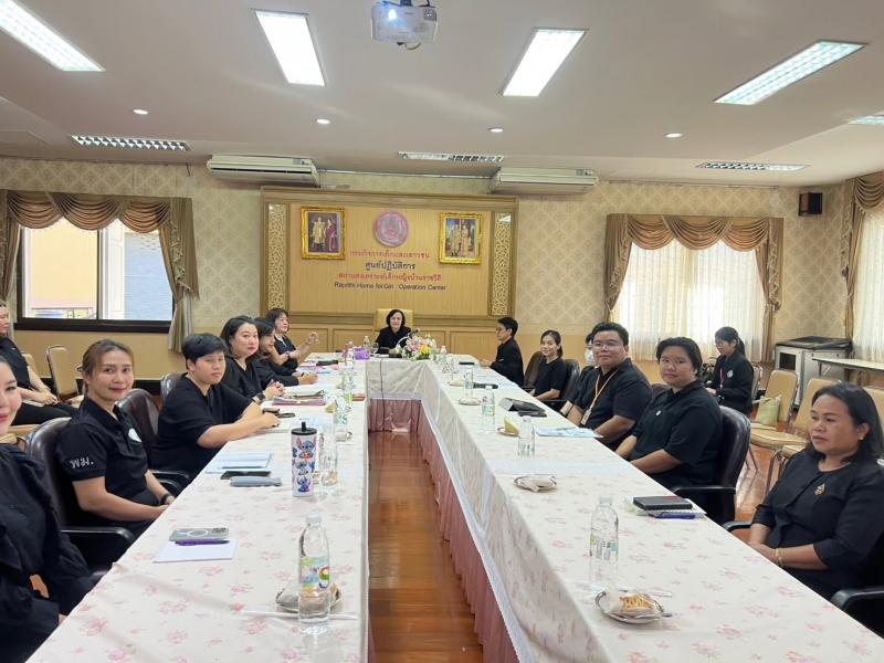 นางวาสนา ทองจันทร�