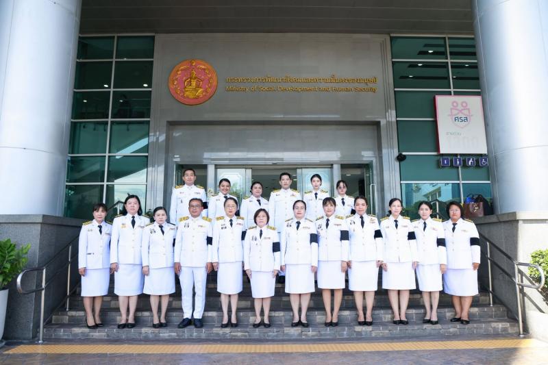 นางสาวสุนีย์ ศรีส�