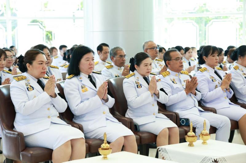 นางสาวสุนีย์ ศรีส�