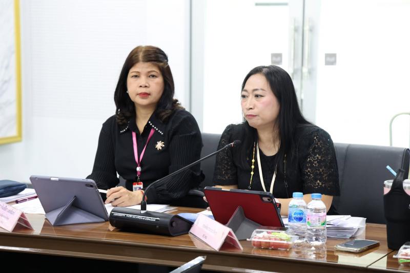 นางเตือนใจ คงสมบั�