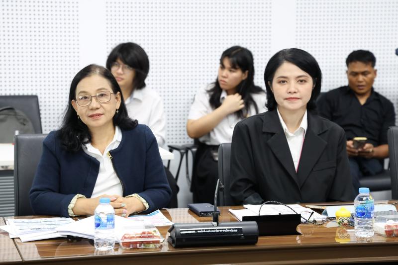 นางเตือนใจ คงสมบั�