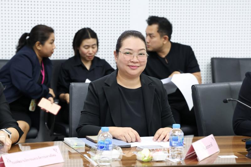 นางเตือนใจ คงสมบั�