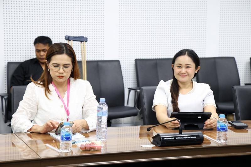 นางเตือนใจ คงสมบั�