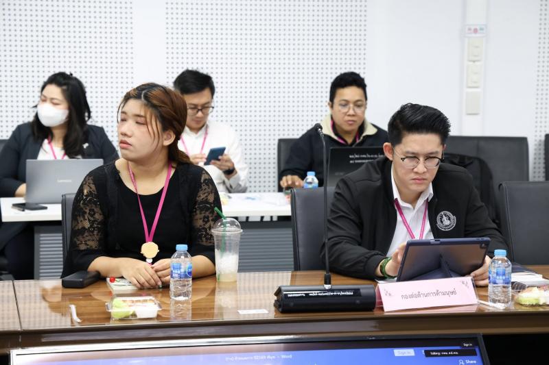 นางเตือนใจ คงสมบั�