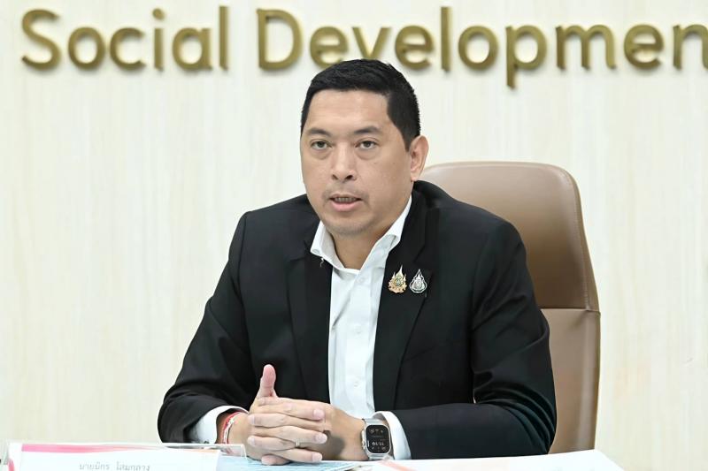 "นิกร" รมว.พม. กา�