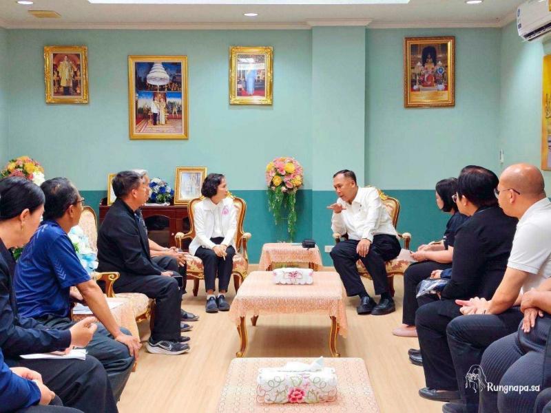 นางวาสนา ทองจันทร�