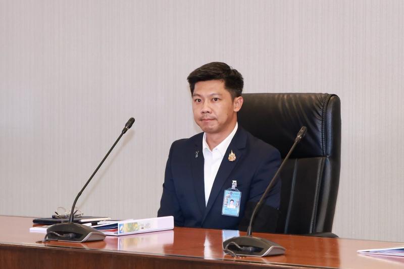 นางเตือนใจ คงสมบั�