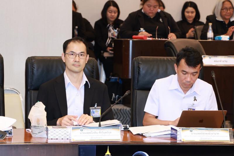 นางเตือนใจ คงสมบั�