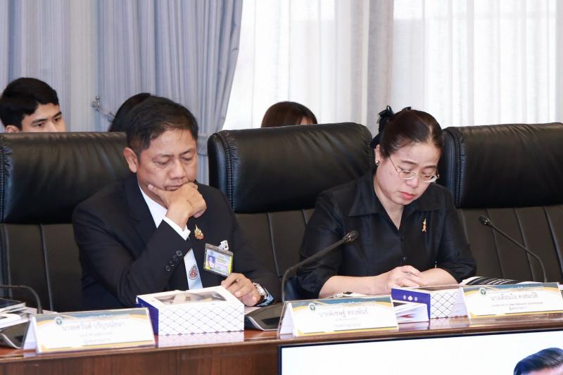นางเตือนใจ คงสมบั�