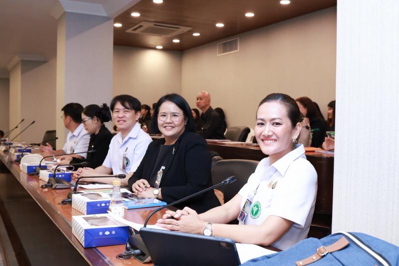 นางเตือนใจ คงสมบั�