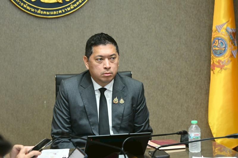 รมว.พม. เป็นประธาน�