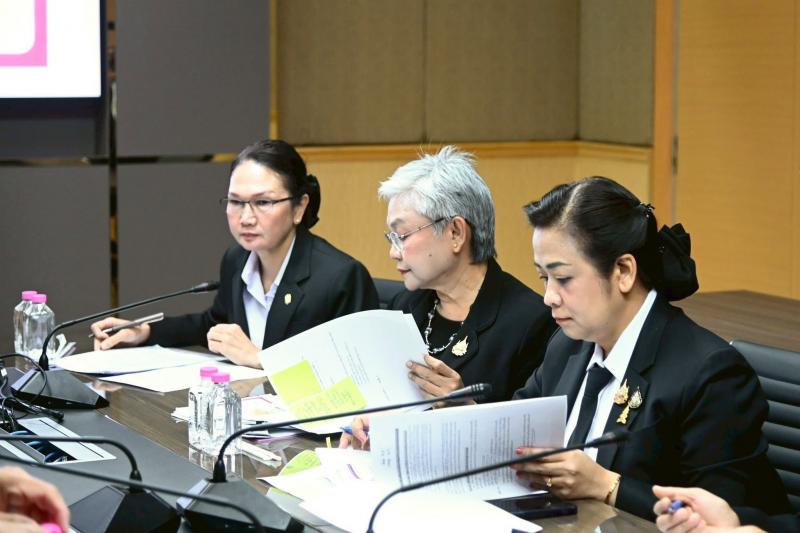 รมว.พม. เป็นประธาน�