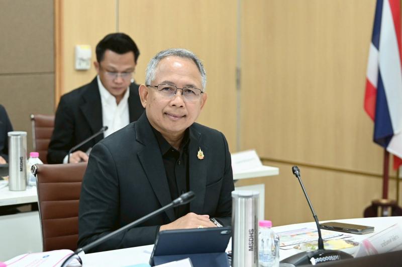 รมว.พม. เป็นประธาน�