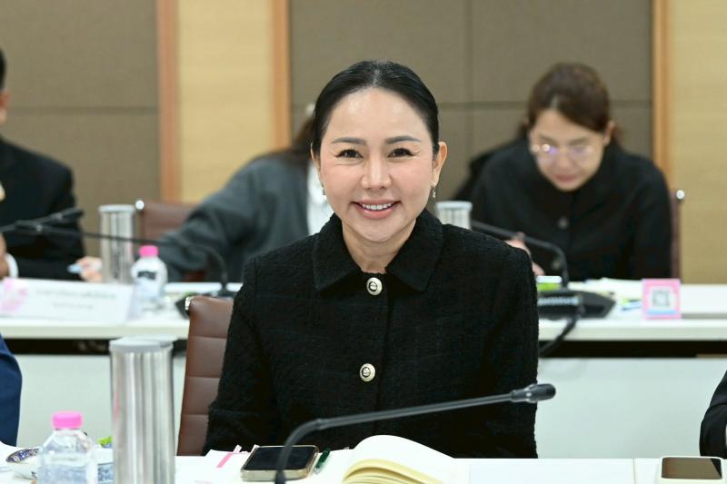 รมว.พม. เป็นประธาน�