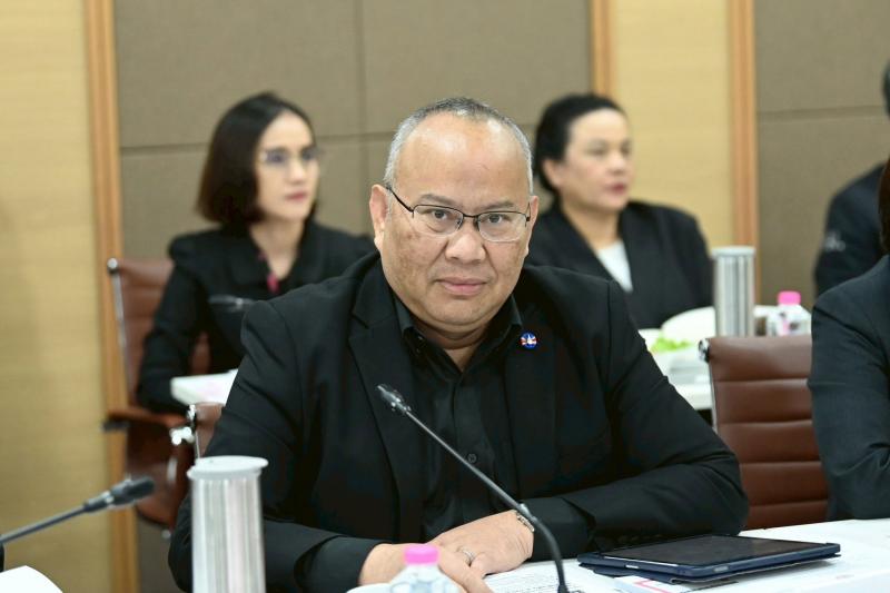รมว.พม. เป็นประธาน�