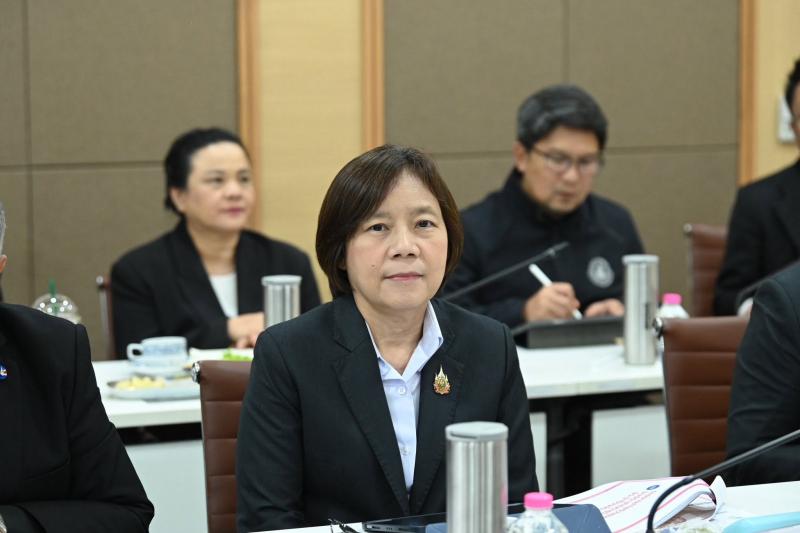 รมว.พม. เป็นประธาน�