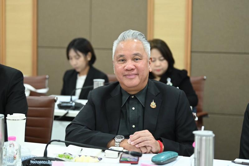 รมว.พม. เป็นประธาน�