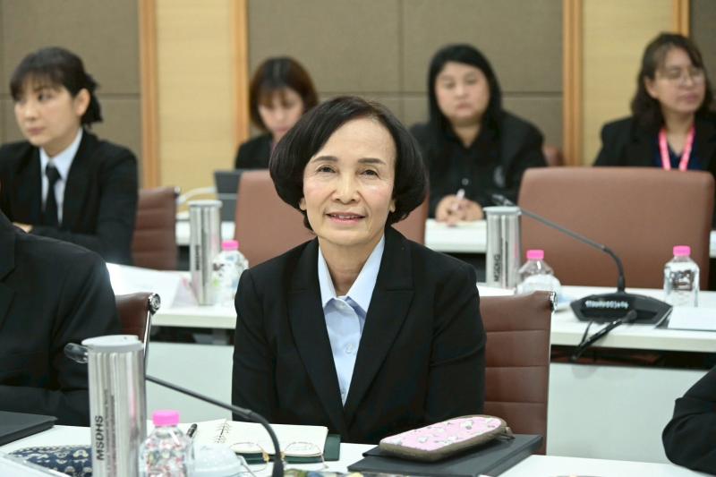 รมว.พม. เป็นประธาน�