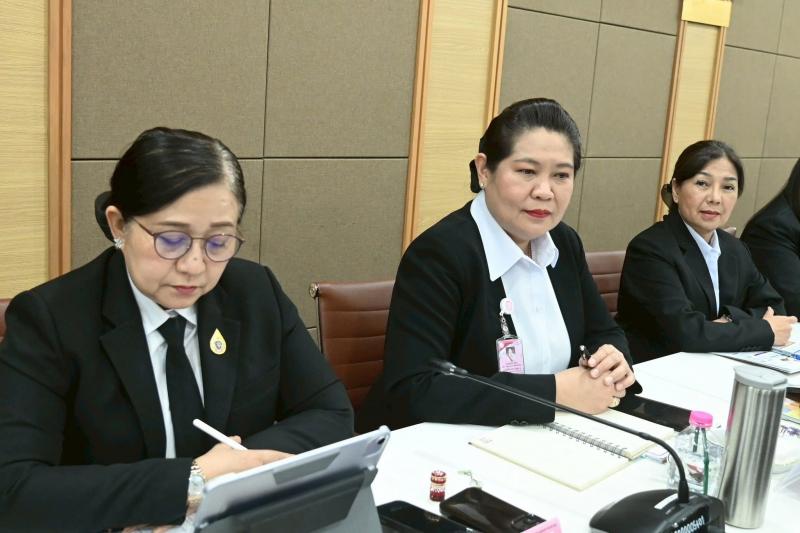 รมว.พม. เป็นประธาน�