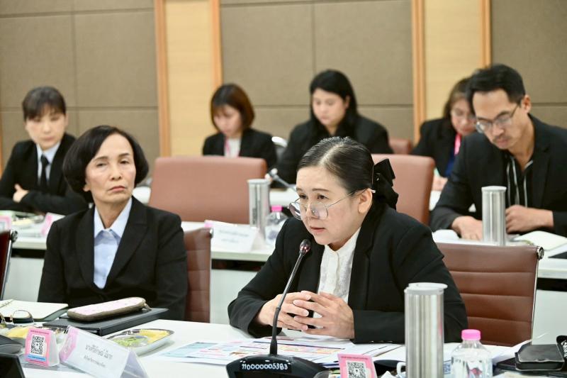 รมว.พม. เป็นประธาน�