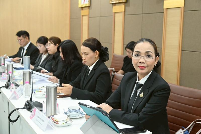 รมว.พม. เป็นประธาน�